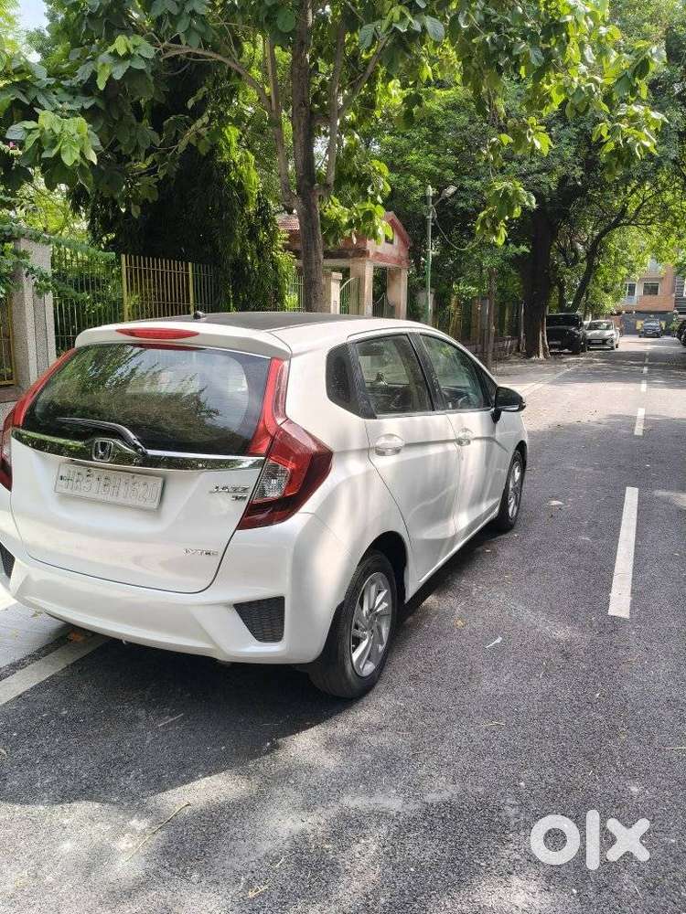 Honda Jazz 1.2 V I Vtec Privilege, 2016, Cng & Hybrids