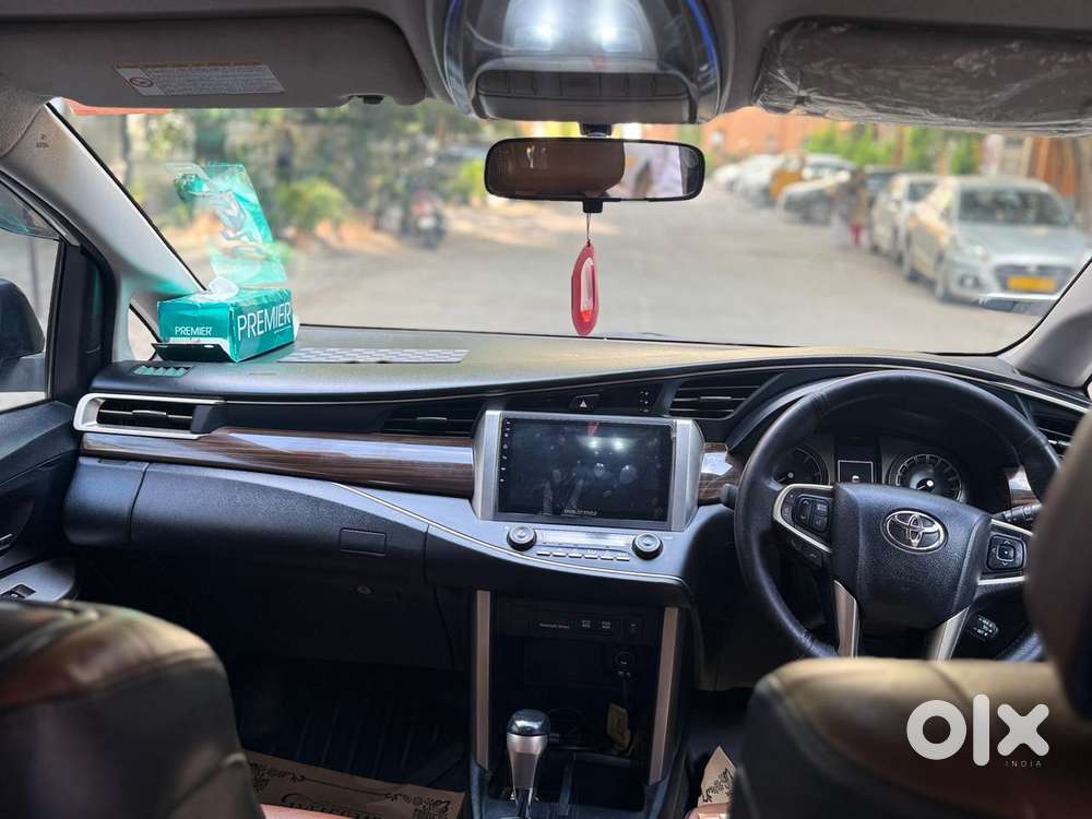 Toyota Innova Crysta 2.8z Automatic, 2016, Diesel