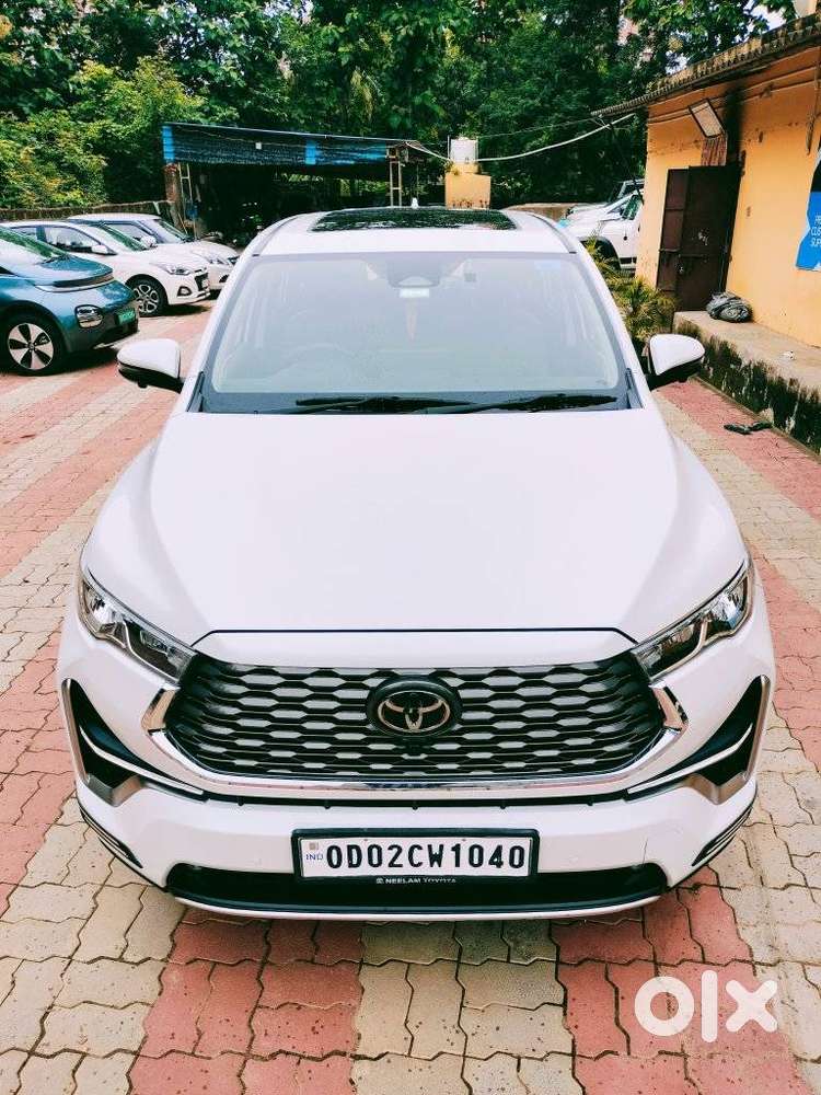 Toyota Innova Hycross 2.0 Zx (o) Hybrid 7 Str, 2024, Petrol