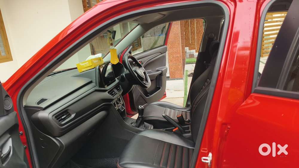 2023 Maruti Brezza Lxi Petrol Manual  33,211 Km