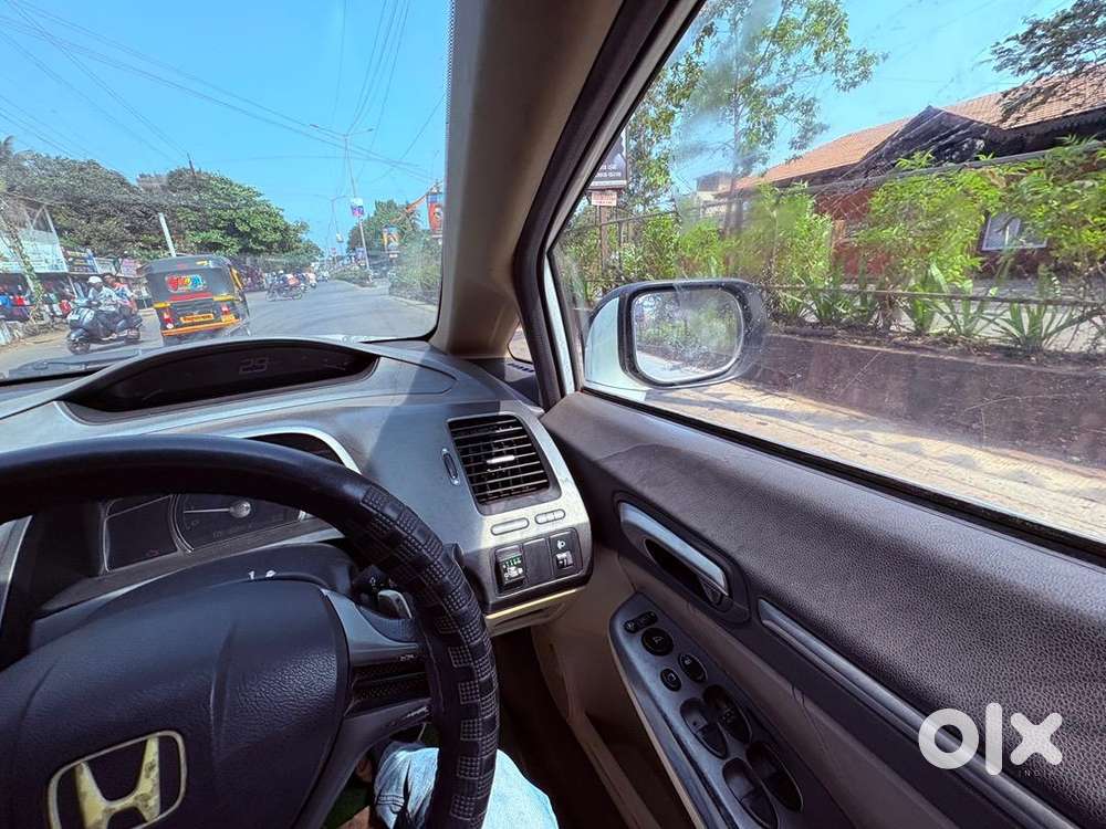 Honda Civic 1.8v At (petrol + Cng) – Executive Class Comfort