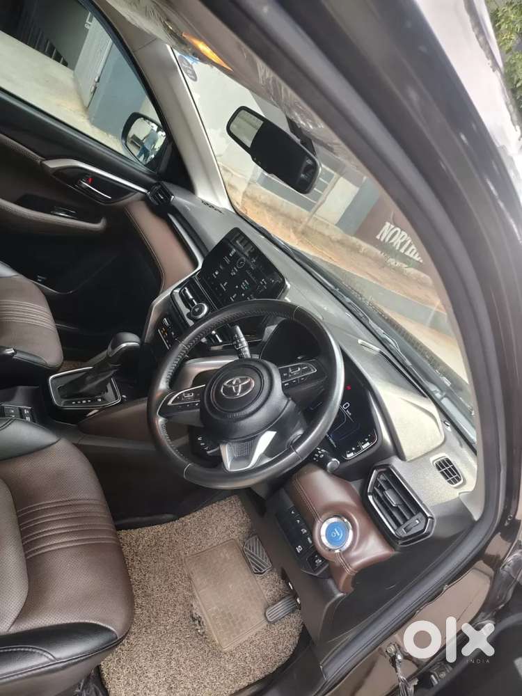 Toyota Urban Cruiser Hyryder 1.5 V Hybrid, 2023, Petrol