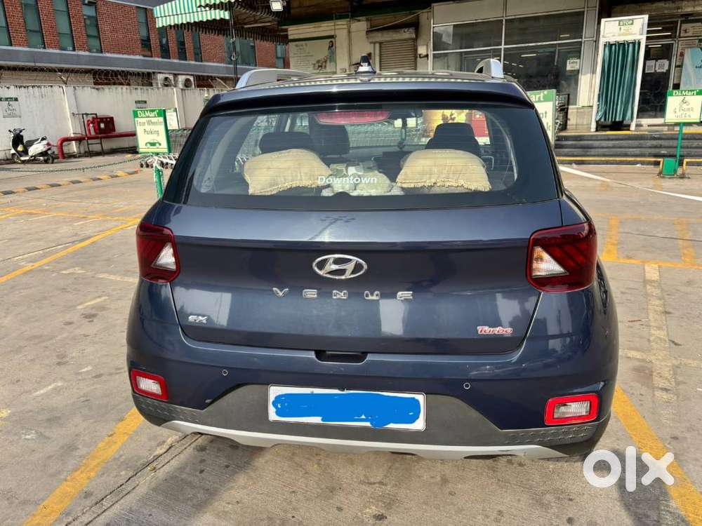Hyundai Venue 2019 Petrol 75000 Km Driven
