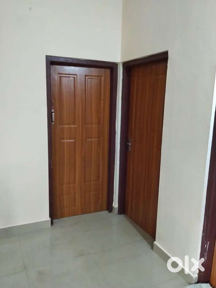 Flat sharing for gents