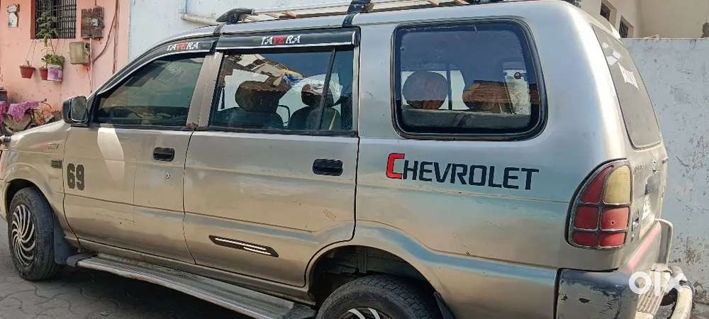 Good Condition Tavera 10 Seater