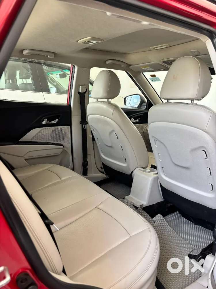 Top End Xuv 300 W8 Optional In Excellent Condition