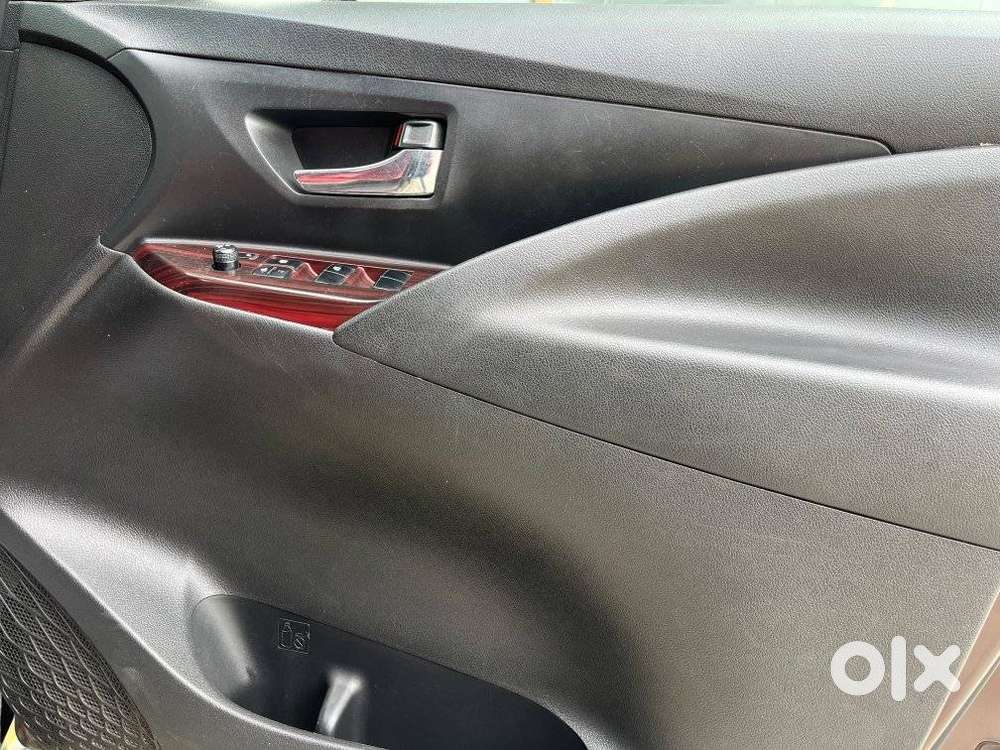 Toyota Innova Crysta 2.8 Gx At 8s, 2019, Diesel