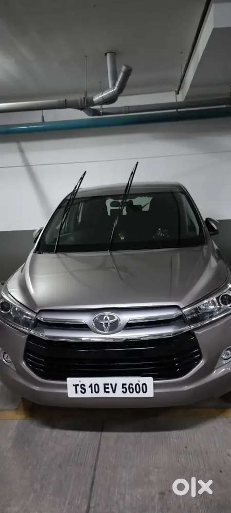 Toyota Innova Crysta 2.4 V 8 2019