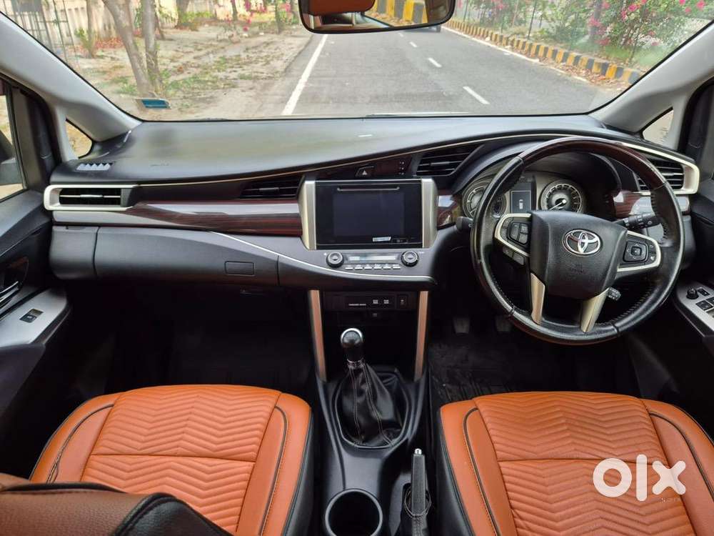 Toyota Innova Crysta 2.4 V 2020