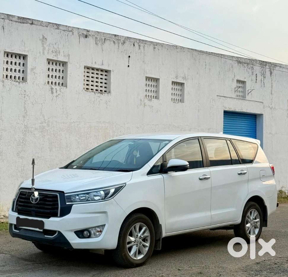 Toyota Innova Crysta 2.4 G Mt, 2023, Diesel