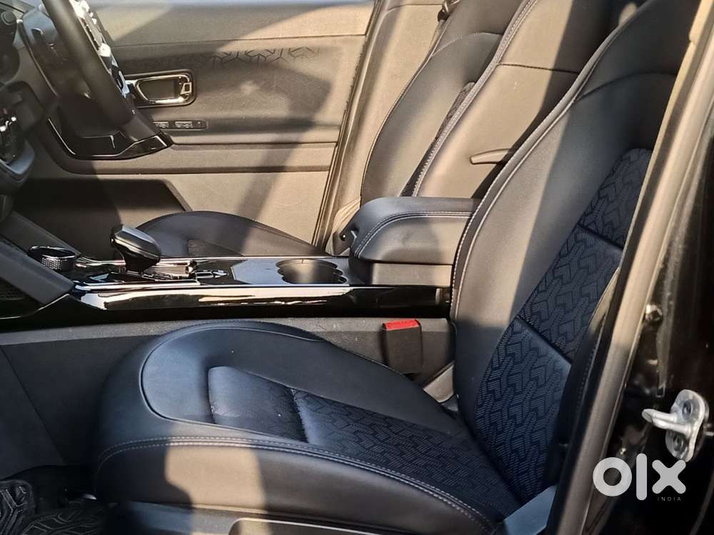 Tata Safari Accomplished Dark Edition At, 2024, Diesel