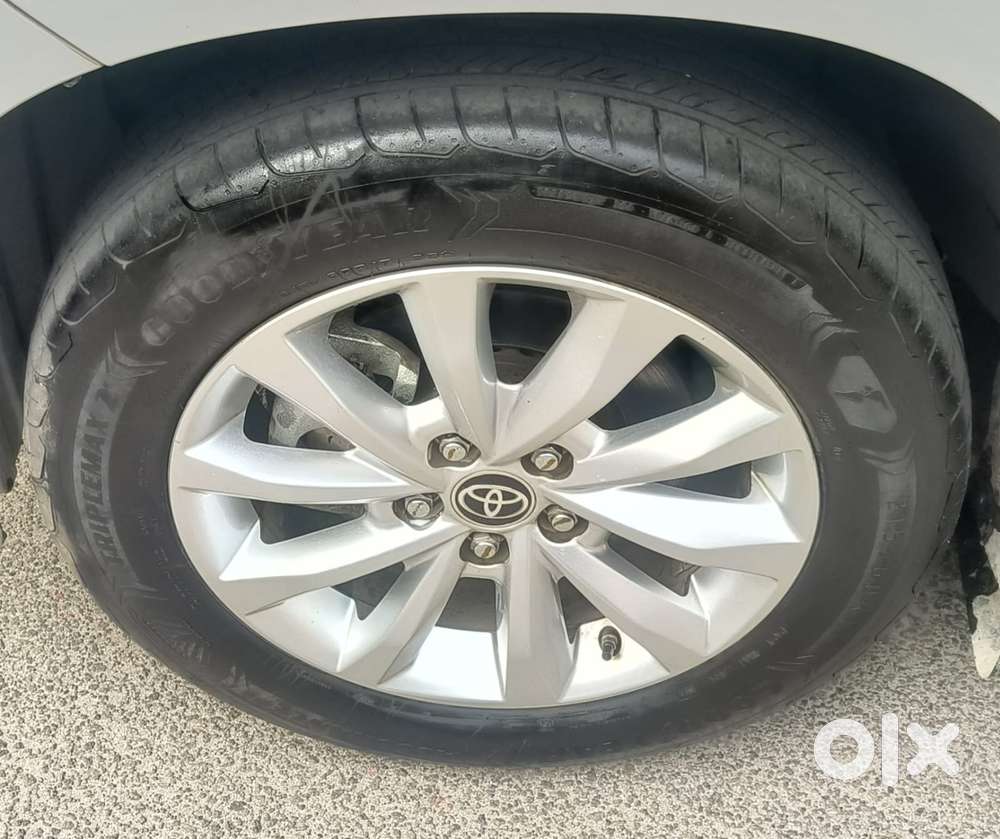 Toyota Innova Hycross 2.0 Vx (o) Hybrid 8 Str, 2024, Petrol