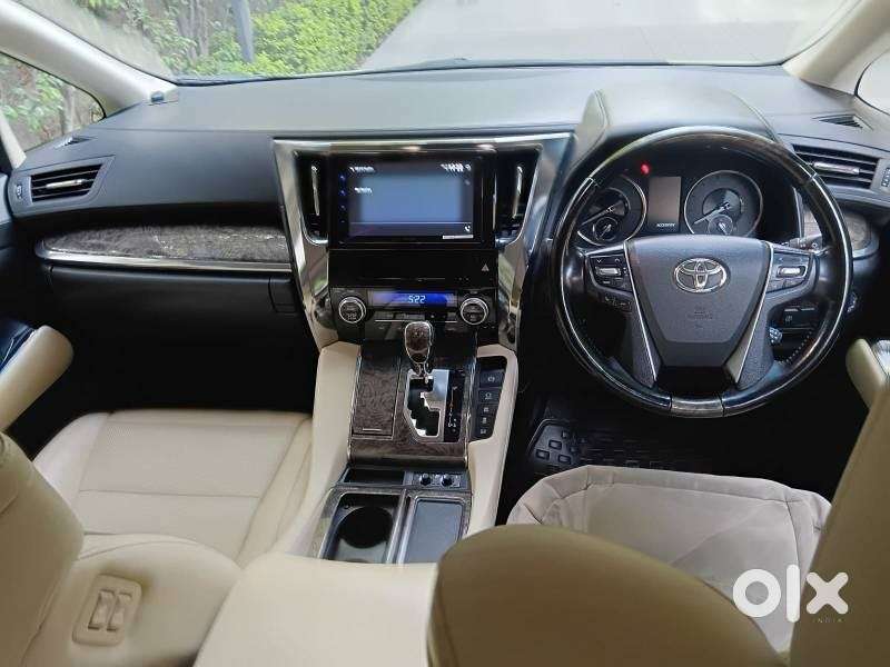 Toyota Vellfire Vip – Executive Lounge, 2022, Petrol