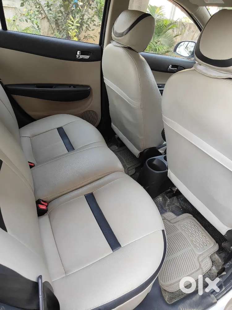 Hyundai I20 2013 Diesel 105000 Km Driven Well Maintained.