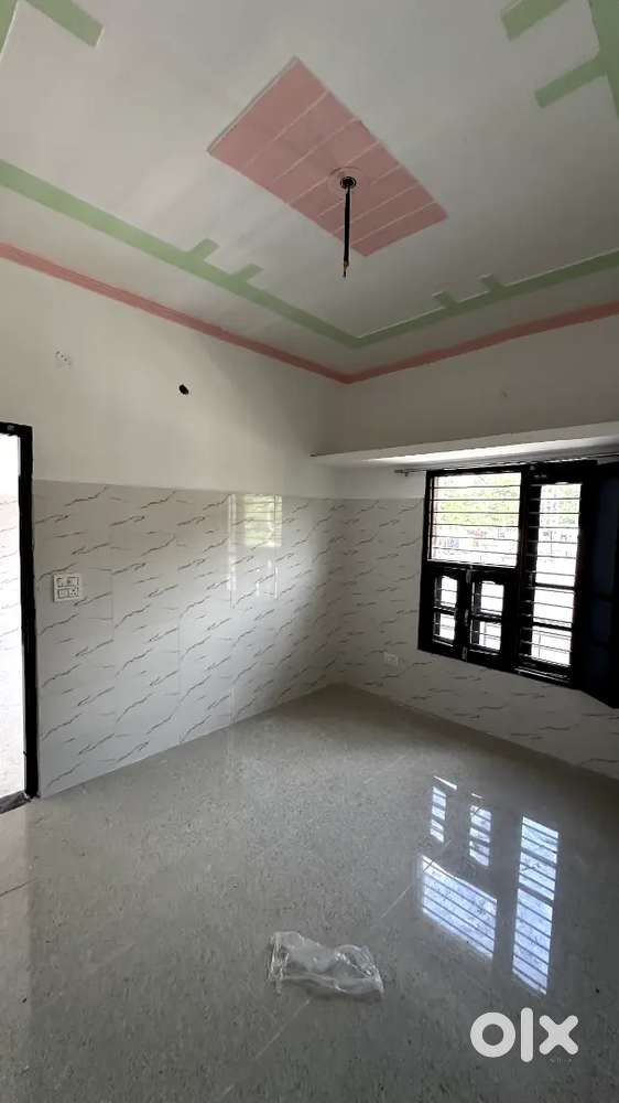 2 room setting for rent. 1room also available.