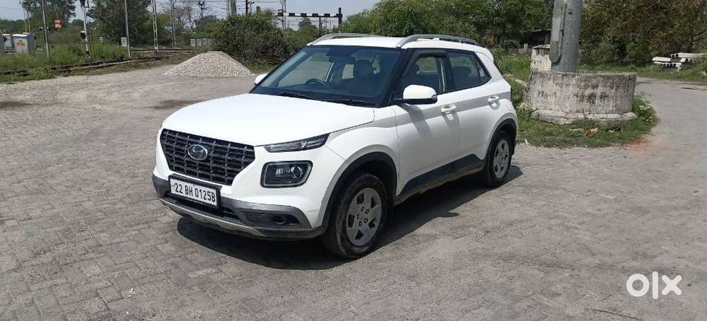 Hyundai Venue S 1.2 Petrol, 2022, Petrol