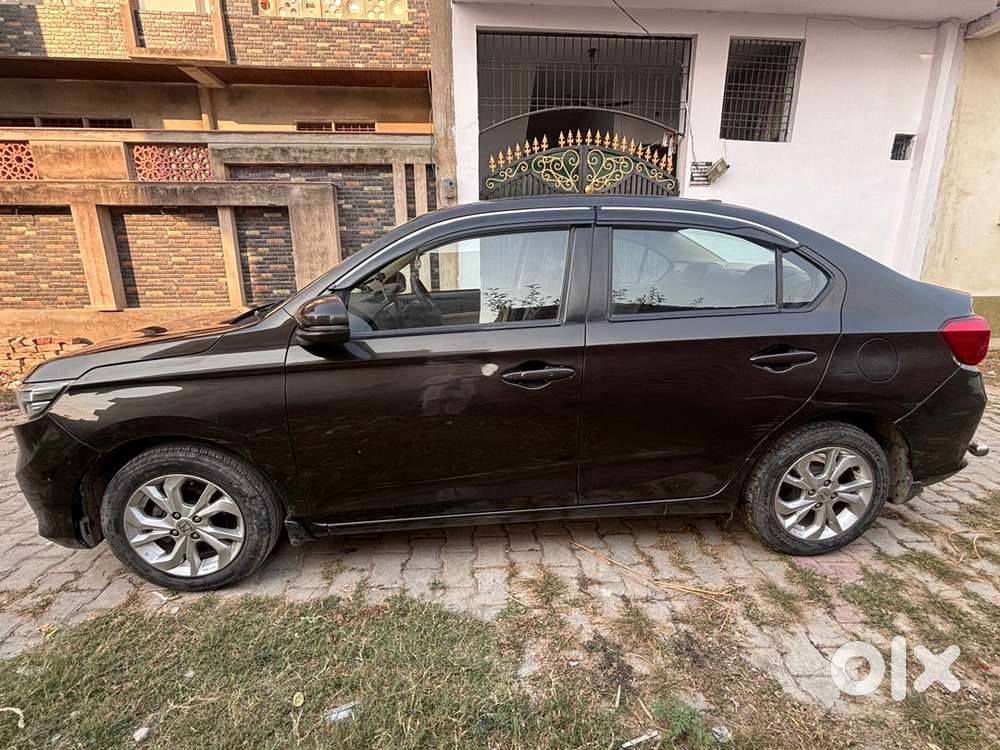 Top Model Amaze With Excellent Mileage