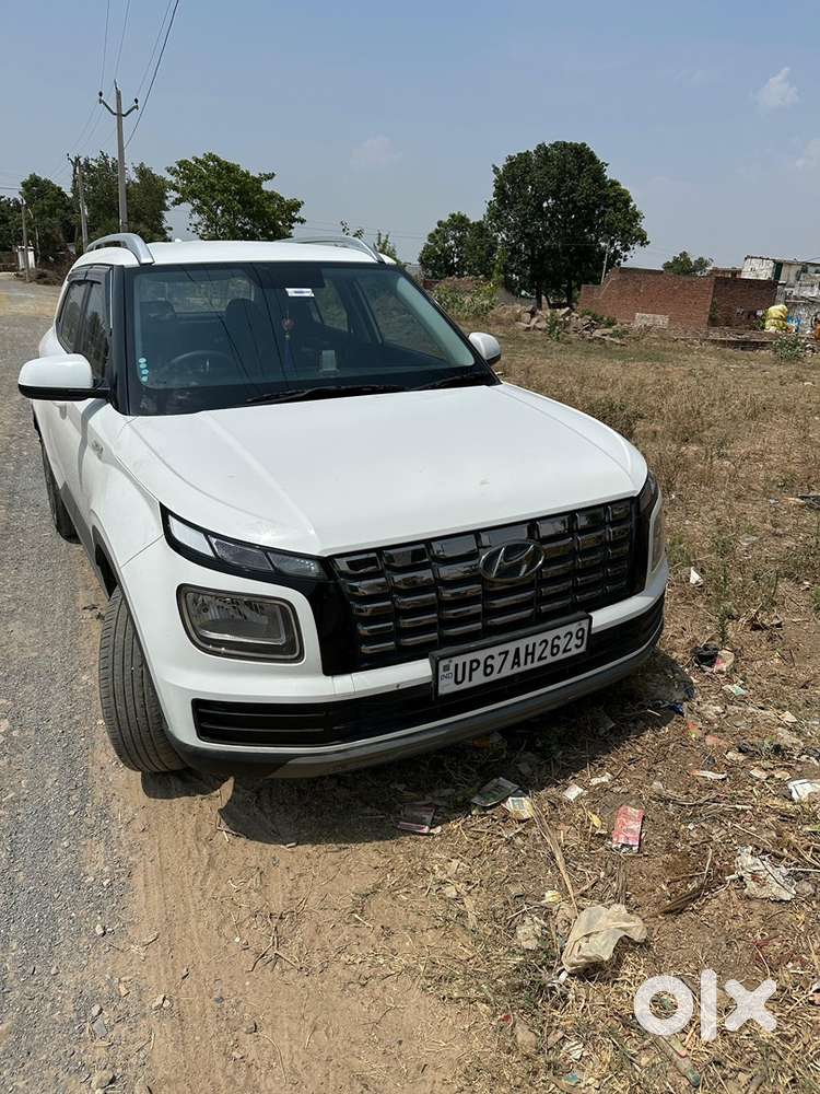 Hyundai Venue Petrol 2023