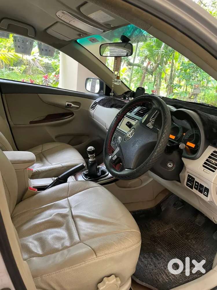 Toyota Corolla Altis 2012