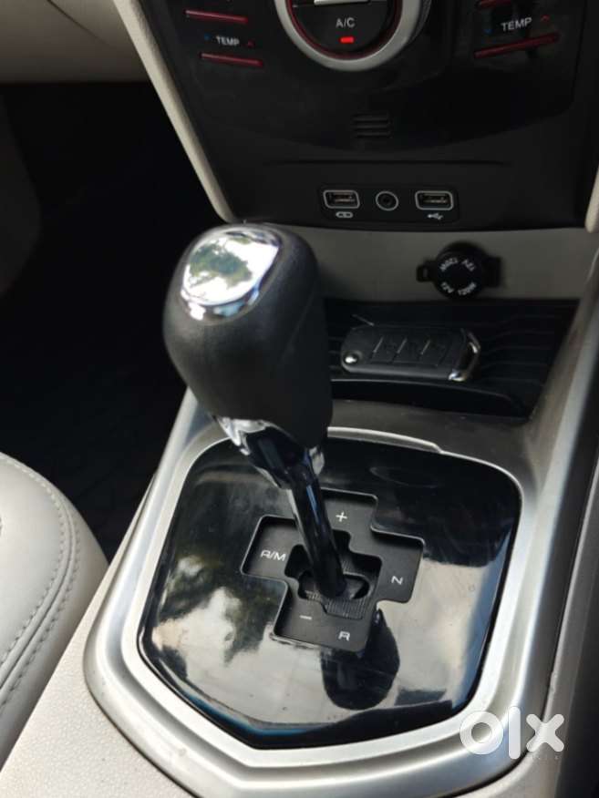 Mahindra Xuv300 W8 (o) 1.5 Diesel Amt, 2022, Diesel