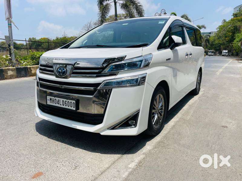 Toyota Vellfire 2.5 Executive Lounge, 2023, Petrol