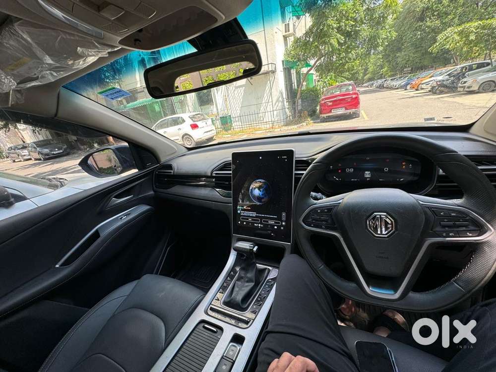 Mg Hector Plus Sharp Pro Blackstorm 1.5 Turbo Petrol Cvt 7 Str, 2024..