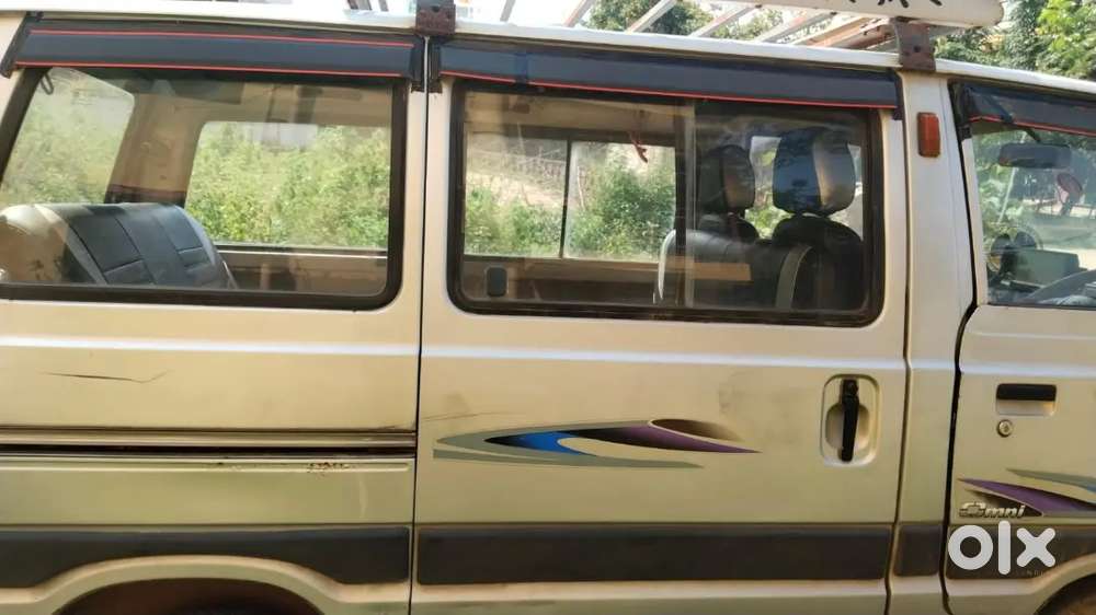 Omini 8 Seater Van
