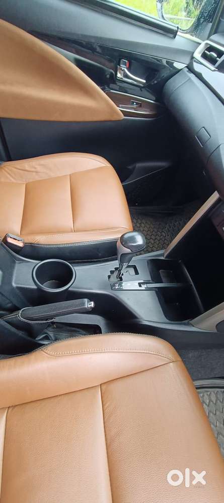 Toyota Innova Crysta 2.8z Automatic, 2017, Diesel