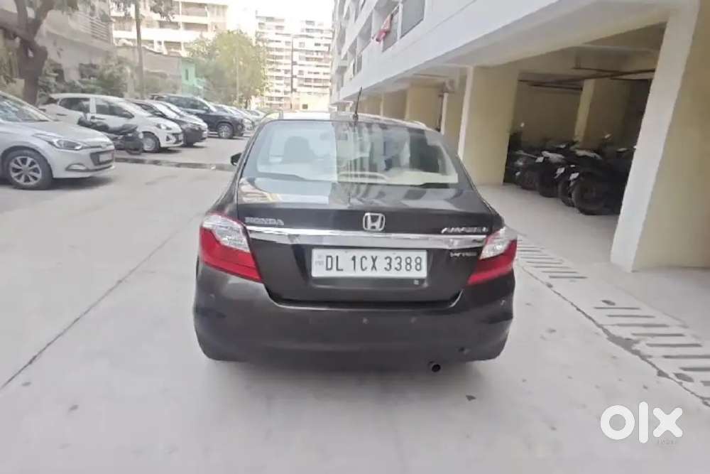 Honda Amaze (less Single Hand Driven)