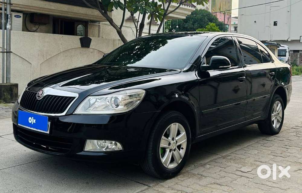 Skoda Laura Ambiente 2.0 Tdi Cr Manual, 2011, Diesel