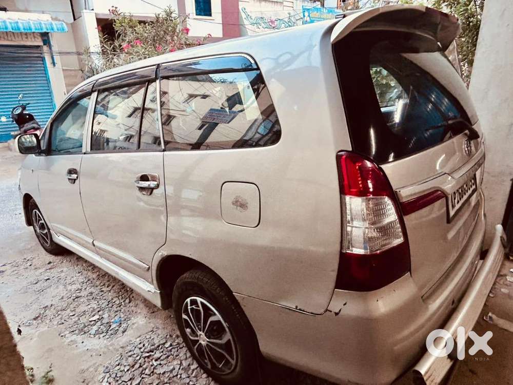 Toyota Innova 2015 Diesel Well Maintained