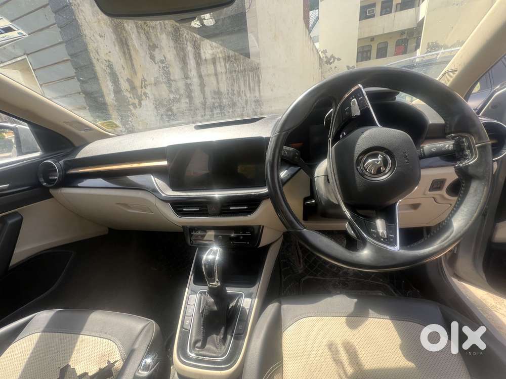 Skoda Slavia 1.0 Tsi Style At, 2022, Petrol