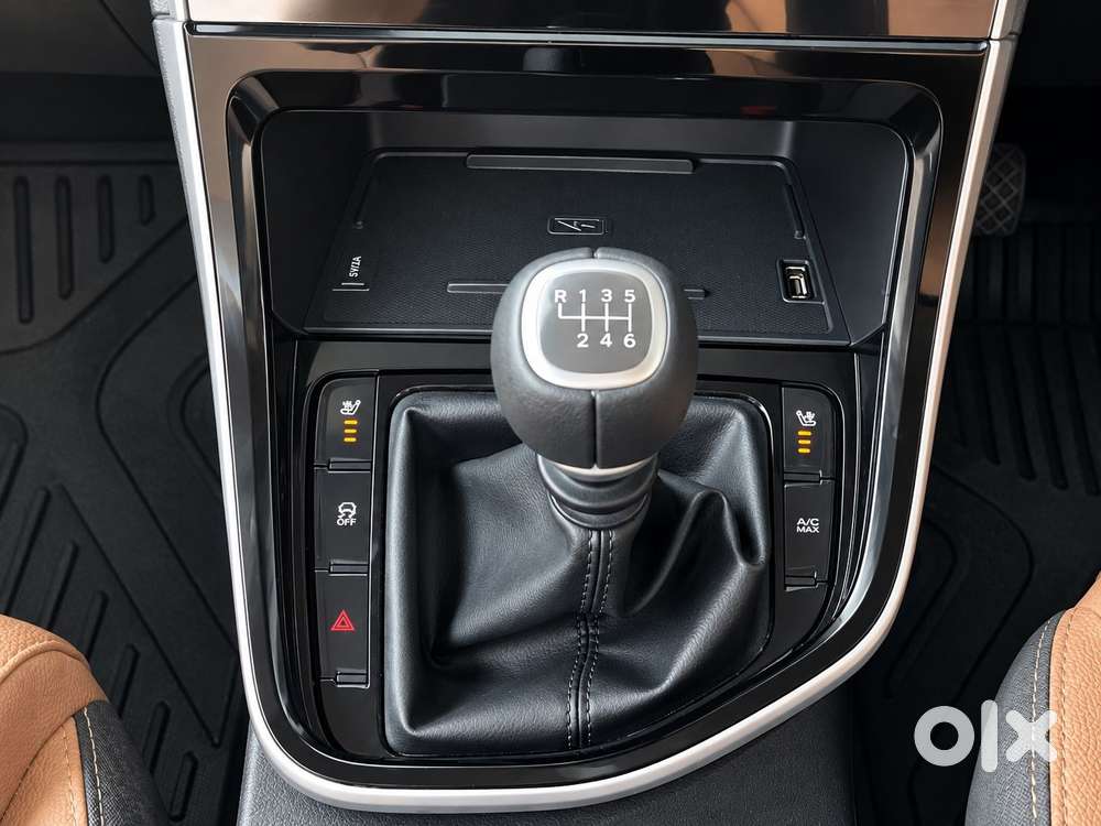 Mg Hector Plus Sharp Pro 1.5 Turbo Petrol Mt 6 Str, 2023, Petrol