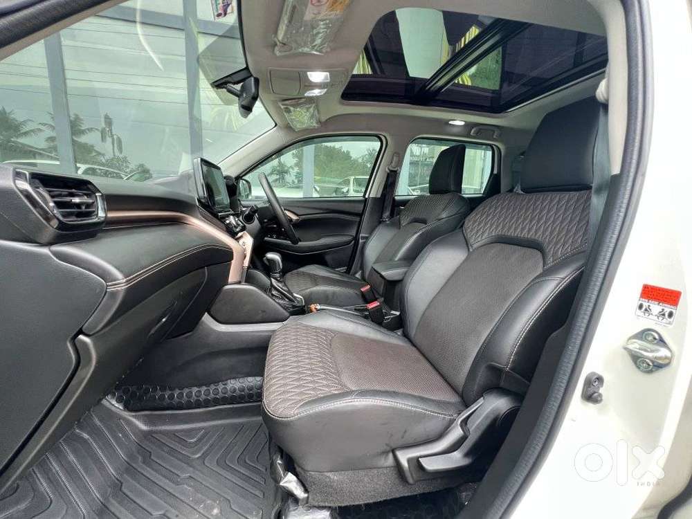 Maruti Suzuki Grand Vitara 1.5 Alpha Plus Intelligent Hybrid Ecvt, 2..