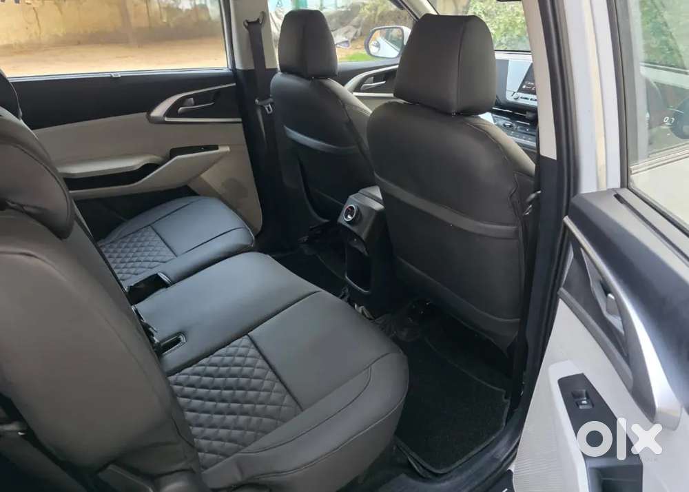 Like-new, Kia Carens, Save ₹2l+ Petrol, Dec 2024, With Accessories