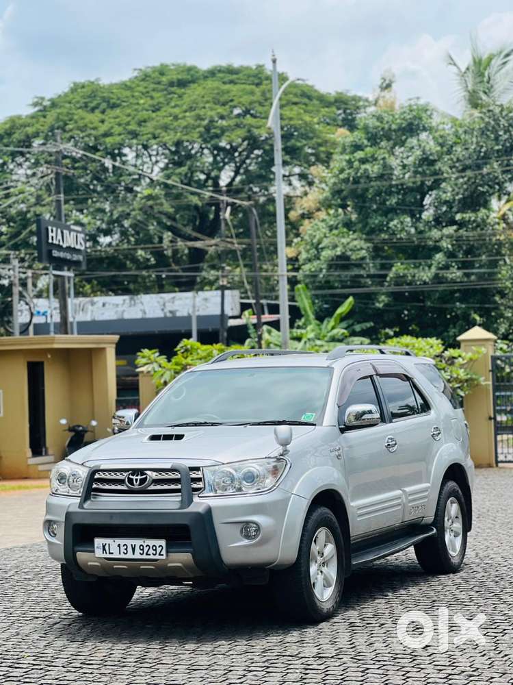 Toyota Fortuner 4x2 Manual, 2011, Petrol