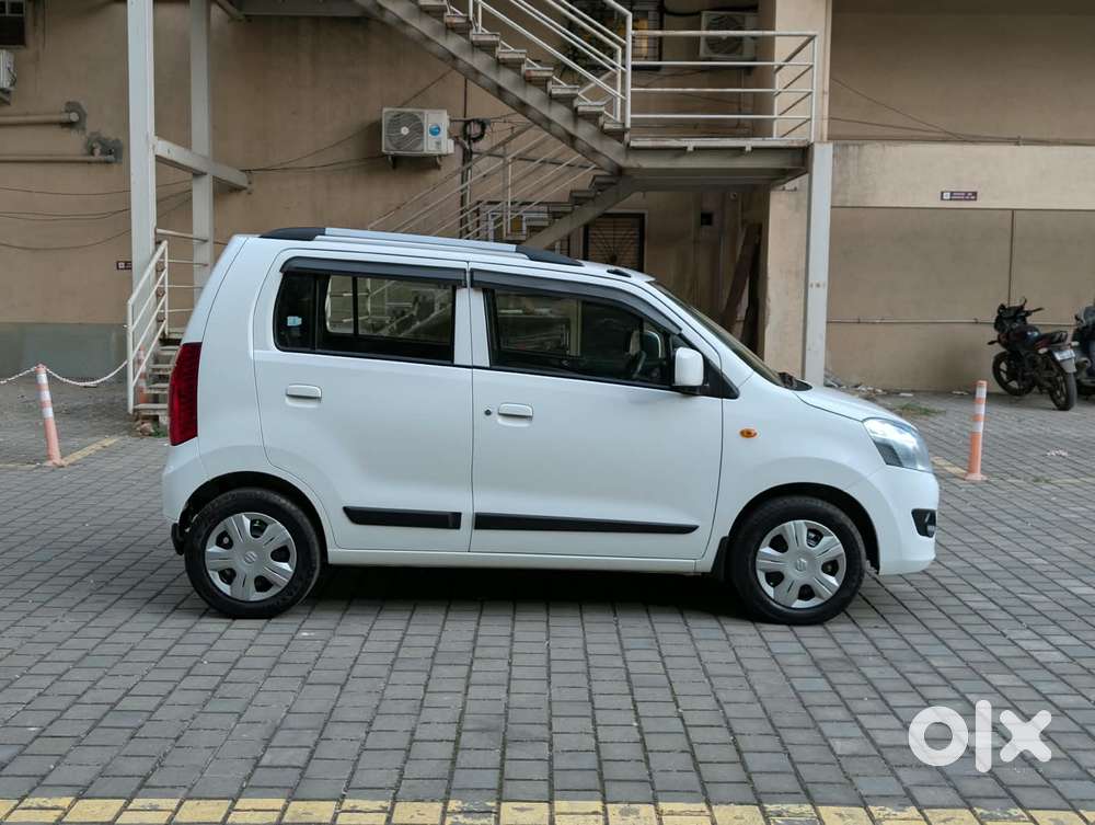 Maruti Suzuki Wagon R Vxi Amt1.2, 2018, Petrol