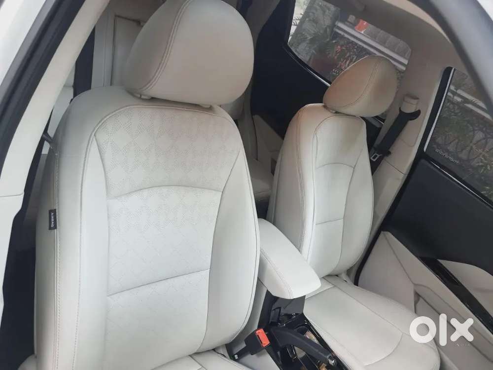 Mahindra Xuv400 El Pro Dual Tone 2024