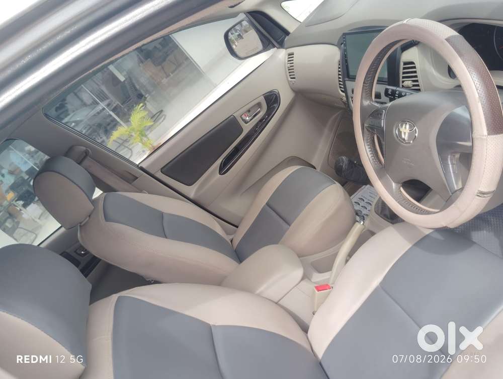 Toyota Innova 2.5 Z Diesel 7 Seater Bs Iv, 2014, Diesel