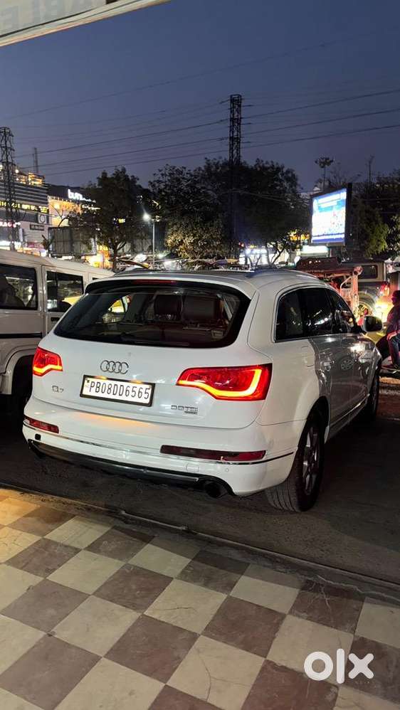 Audi Q7 2011 Diesel 140000 Km Driven All Original Nehotiable On Table