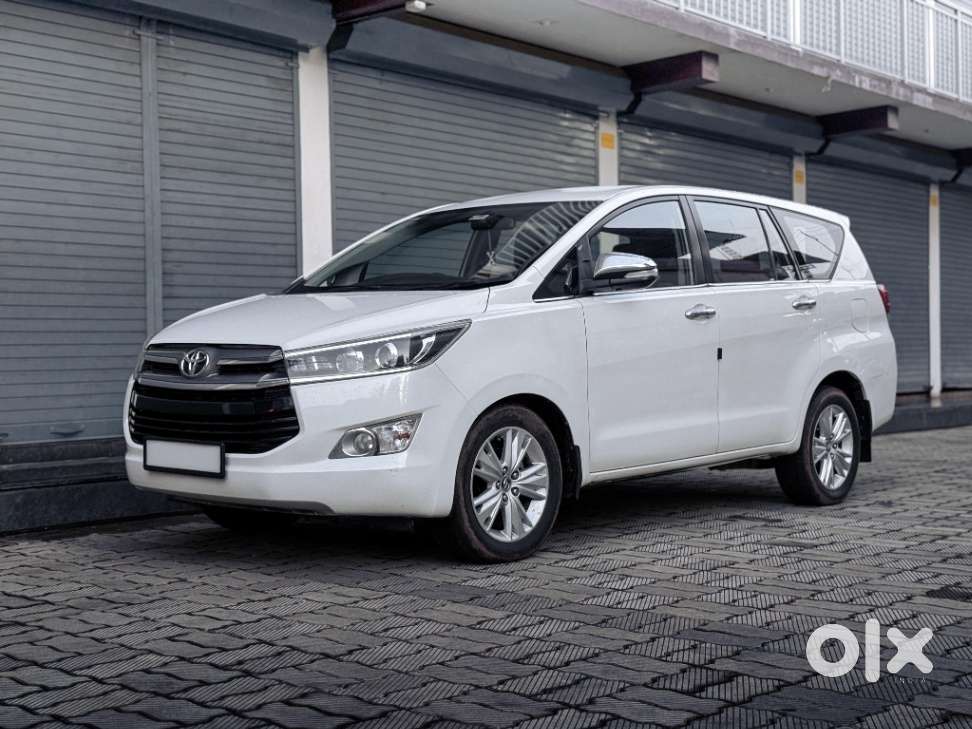 Toyota Innova Crysta 2.8z Automatic, 2016, Diesel
