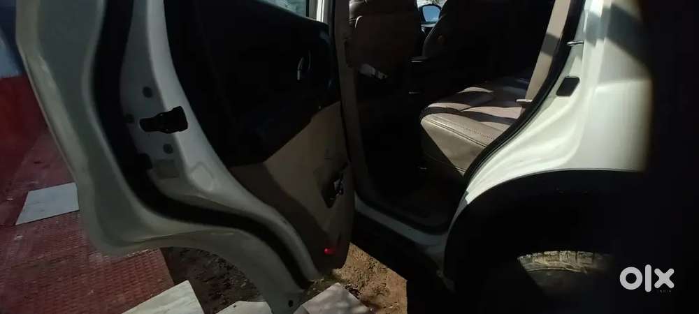 Mahindra Car Sell