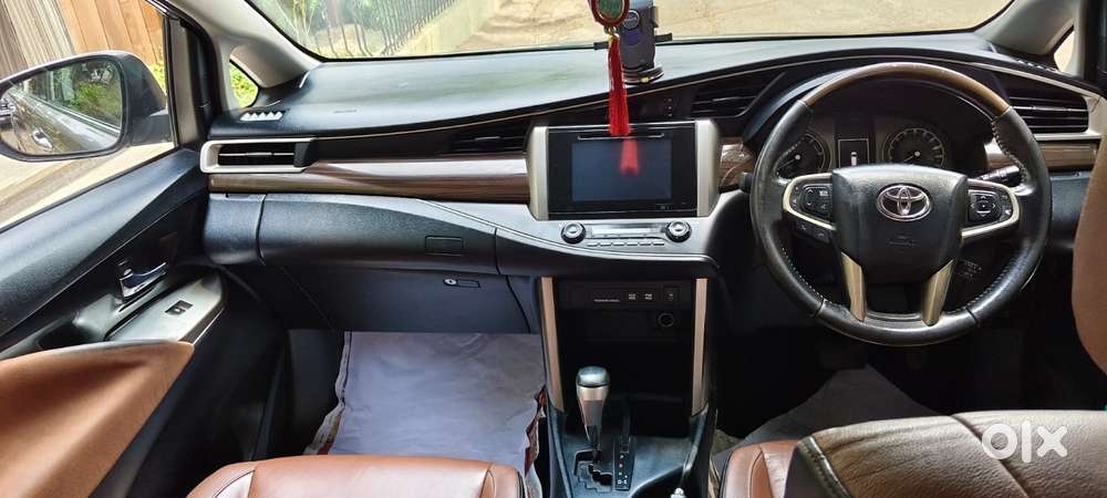 Toyota Innova Crysta 2.8z Automatic, 2016, Diesel