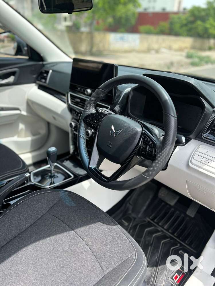 Mahindra Xuv 3xo Ax5 Pm At, 2024, Petrol