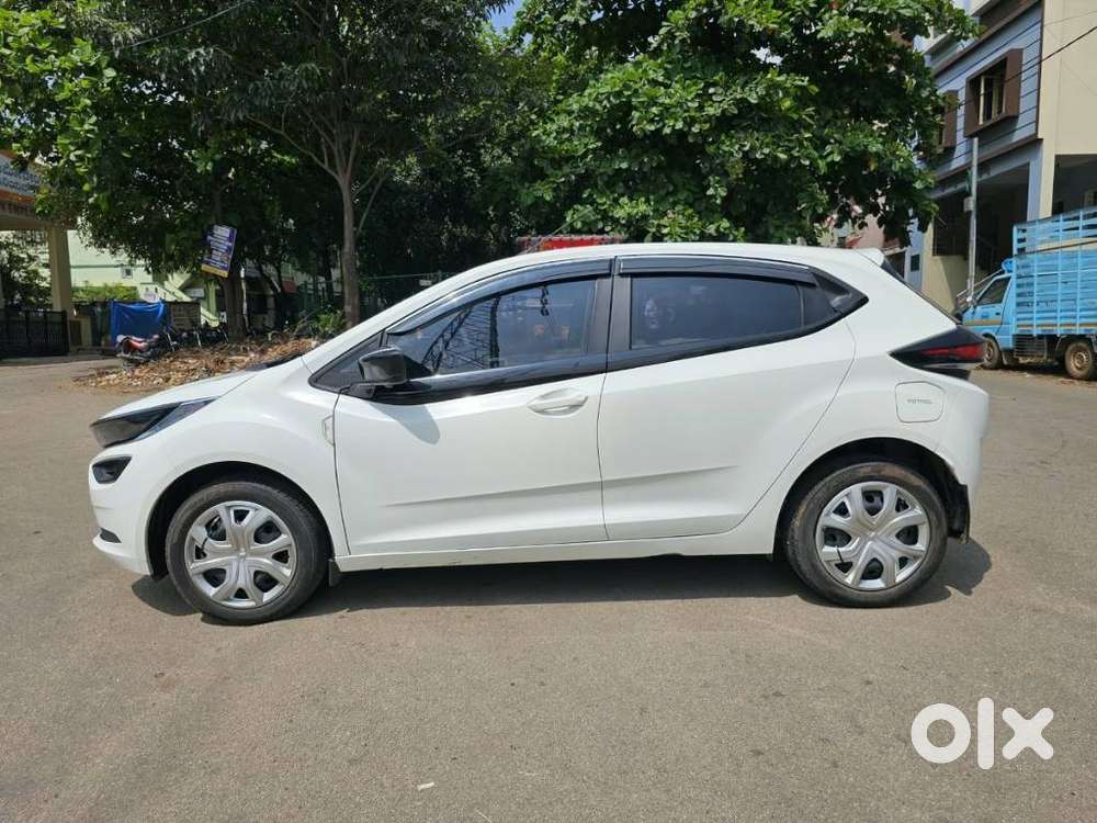 Tata Altroz 1.2 Xm Plus, 2023, Petrol