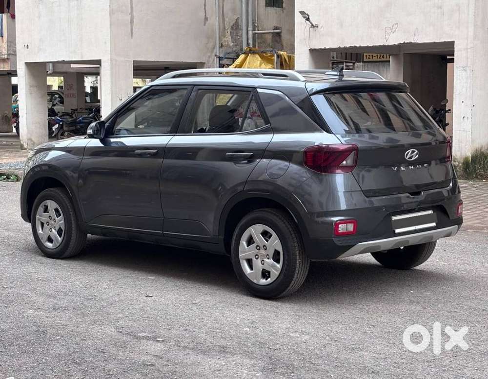 Hyundai Venue 1.2 S (o), 2021, Petrol