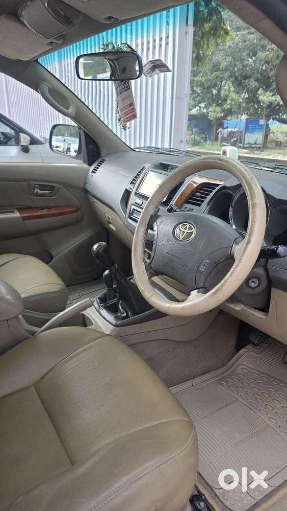 Toyota Fortuner 3.0 4x4 Manual, 2011, Diesel