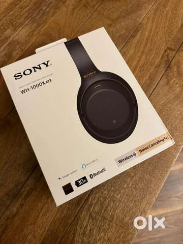 Sony XM3 Noise Cancelling Headphones with Bill Box
