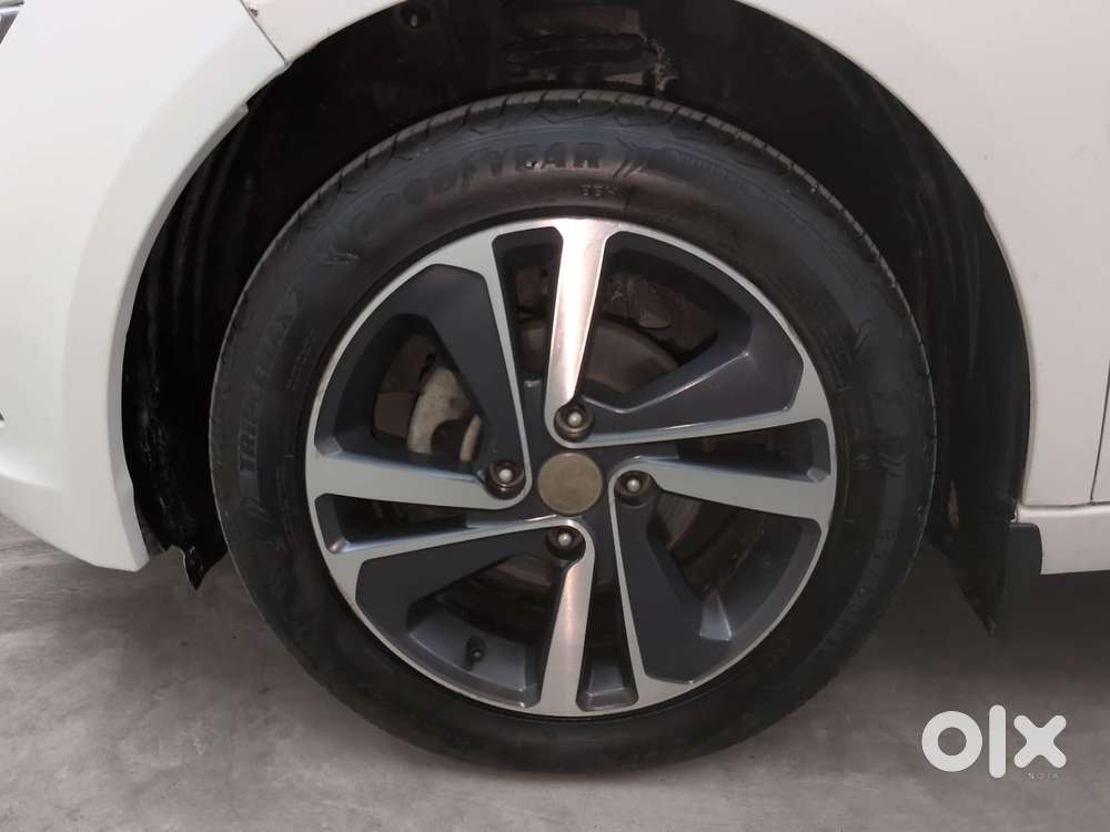 Tata Altroz 1.2 Xza Plus, 2022, Petrol