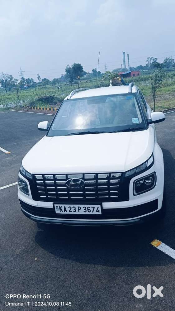 Hyundai Venue Petrol 2024